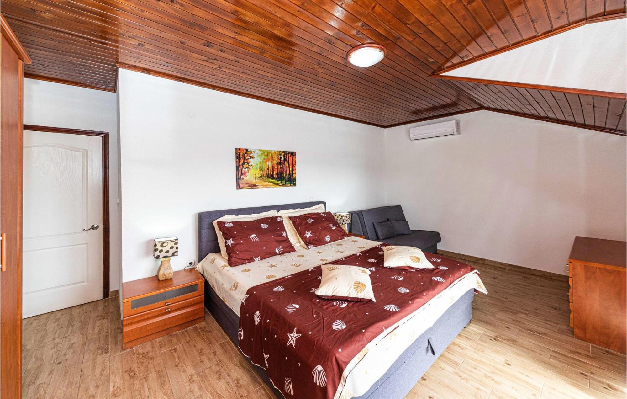 Nice Apartment In Kastel Stafilic With Sauna Kaštela Exterior foto